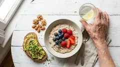 加齢とともに何を食べるべき？7つの推奨食品。