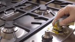 ガスコンロの取っ手をベタベタした油から掃除する方法