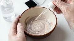 ヘアカラーに混ぜるもの:色持ちを良くする美容師のあまり知られていないコツ