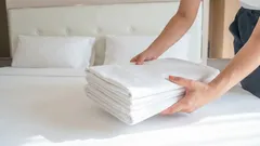 高級ホテルのようなベッドリネン：自宅で同じ効果を再現する方法